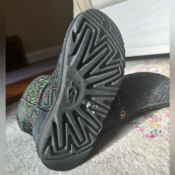 UGG Kids' Classic II Graphic Stitch Boots Black and Rainbow Girls Size 2 - Picture 5 of 6